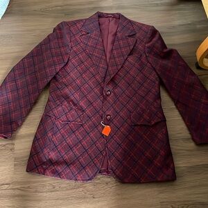 Bill Hughes women Coat Size 31”long 21” pit to pit